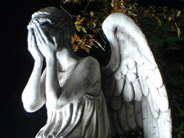 Плач изваяния