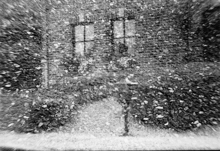 За окном метель ведет свои бои. Метель за окном. За окном метель ведет свои бои. Метель картина. За окном метель ведет свои бои.