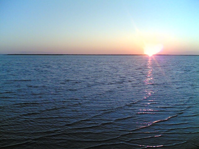 Белый песок, холодное море...