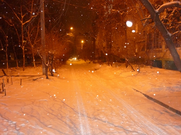 В городе моём ночь...