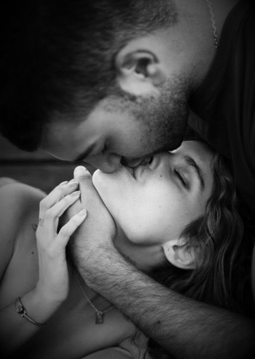 Поцелуй любви чудесный...