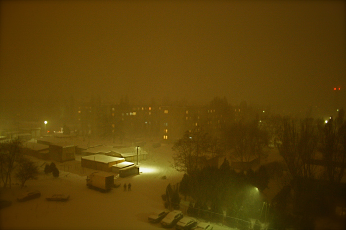 Снегопад засыпает растерянный город