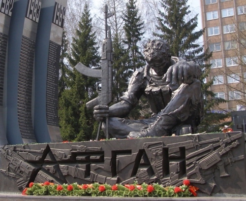 В этом мире, как прежде живем