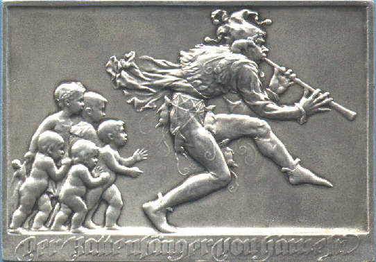 играющему на дудке...