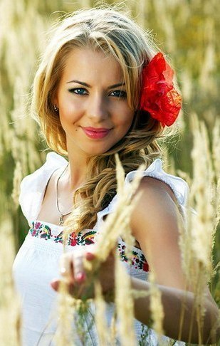 Розы лепесток трепещет под ветрами...