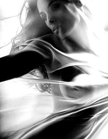 Но ты дверь страсти грешной отворила!