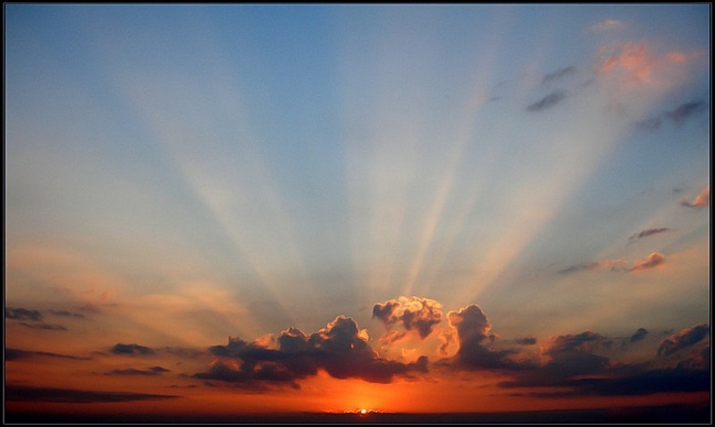 Стоишь и смотришь, как луч света...