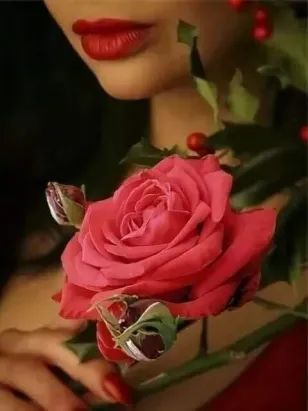 Сама нежность в руках расцветает