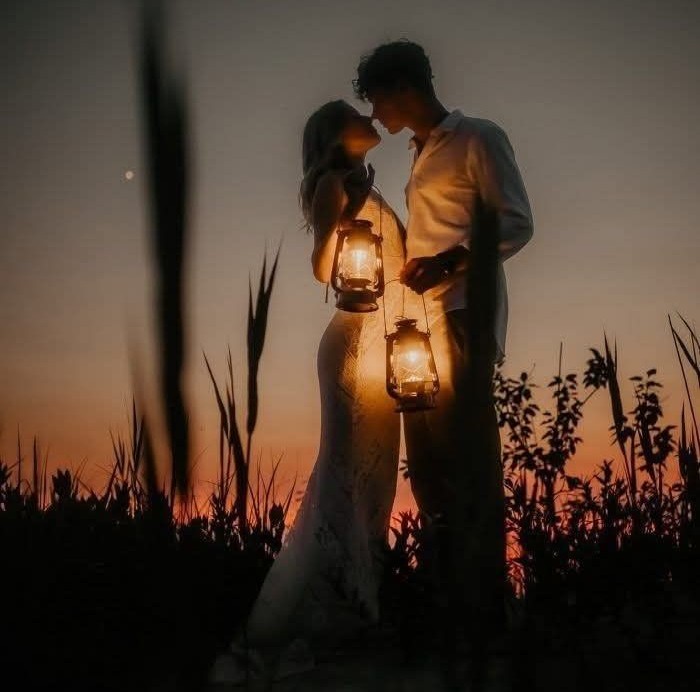 Мне звёзды в темноте ночной шептали