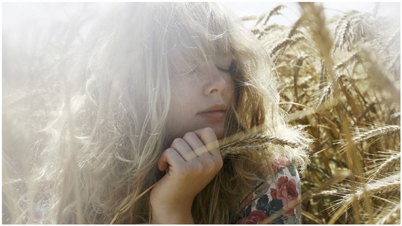 С тем на свет любви ступаю