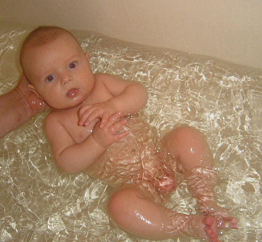 Про купание и сказку на ночь