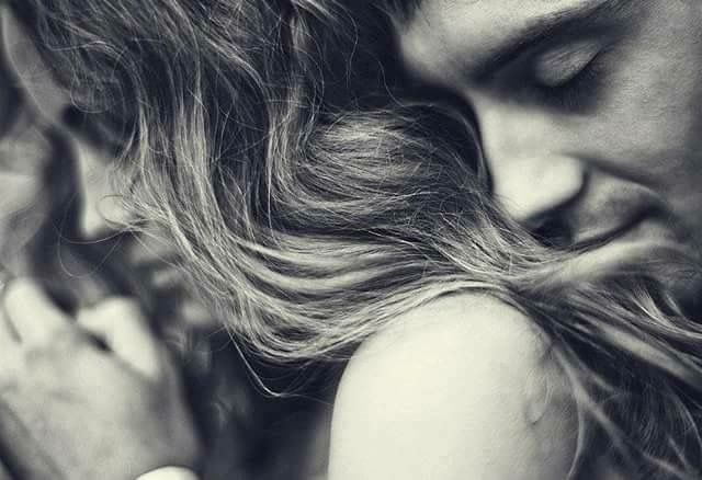 Прекрасен миг объятий обладанья