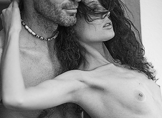 Судьба при этом изменить миг не успела...