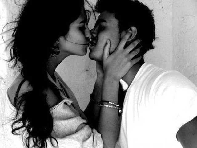 Я тебя зацелую с рассветом...