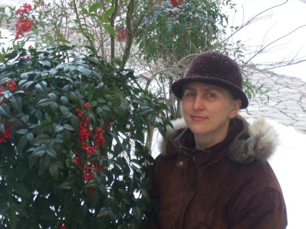 У нас ещё вчера кружился снег