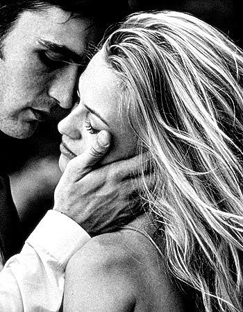 Я полюбил, судьба в том преломилась...