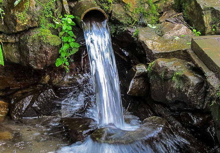 Ключ святой воды, заветный...