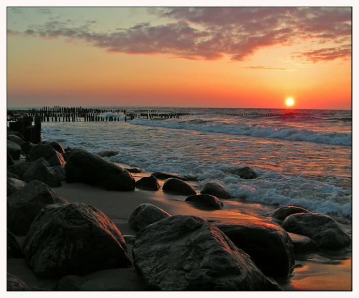 День догорал...