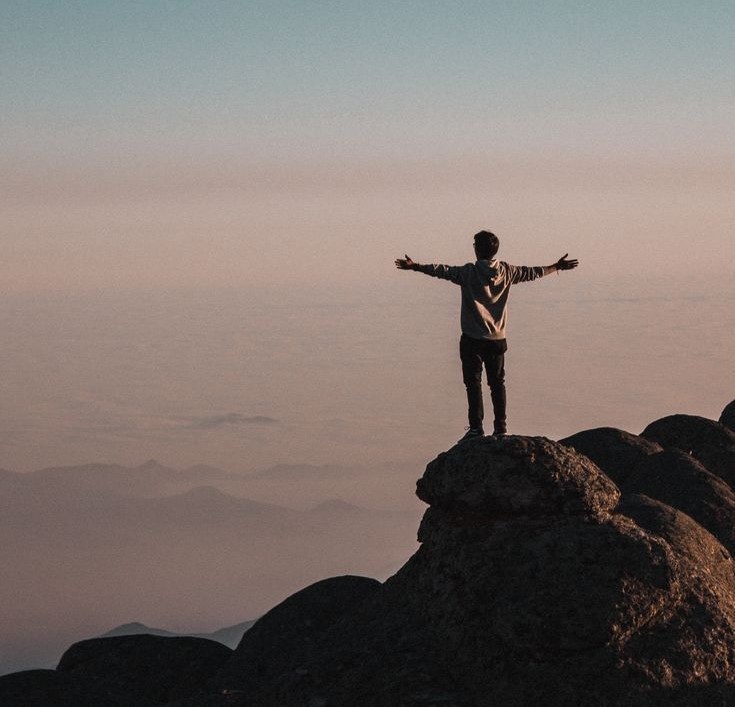 Как час предельный в жизни угадать?