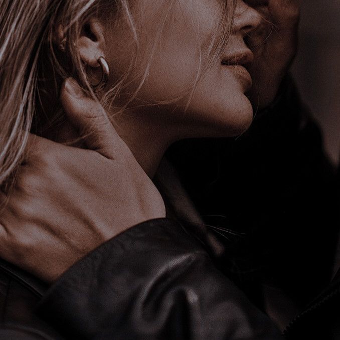 Тело страсти предаётся!