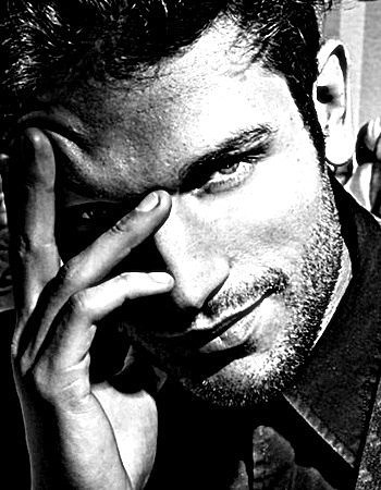 Я лирический восторженный певец!