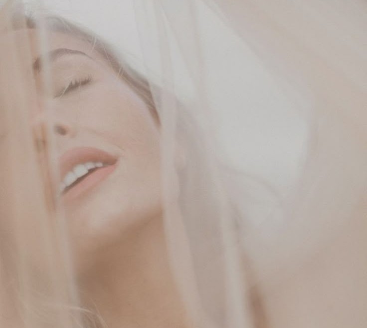 При объятиях любви!