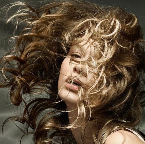 Ты помнишь милой страстный первый стон?