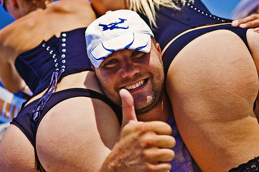 Девушки-красавицы