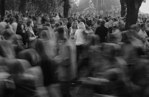 Средь суеты греховной, городской!