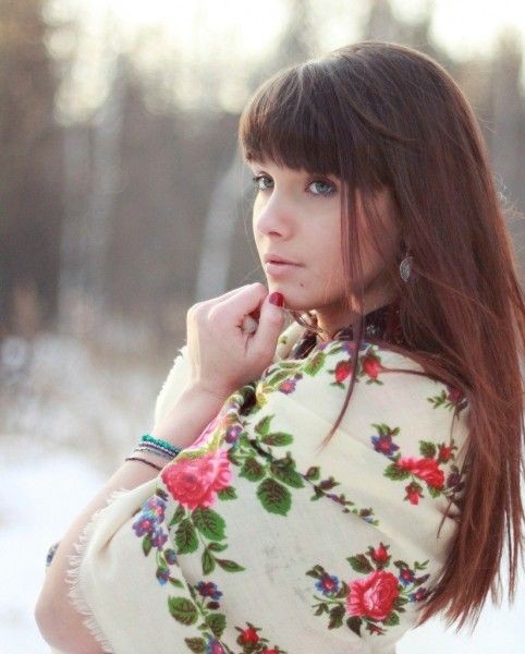 Как приятно вспомнить мне, шёлк волос, уста и очи