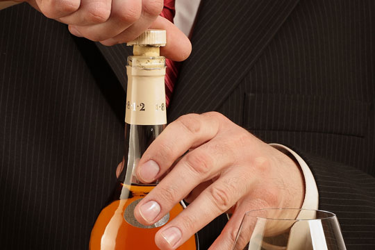 Он пил коньяк...