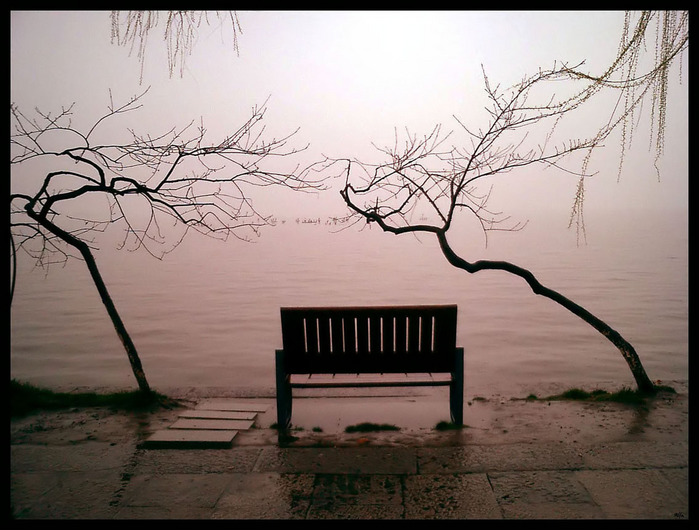 Мы простились с тобой на распутье