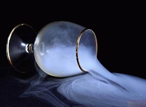 Пролился драгоценный дым...