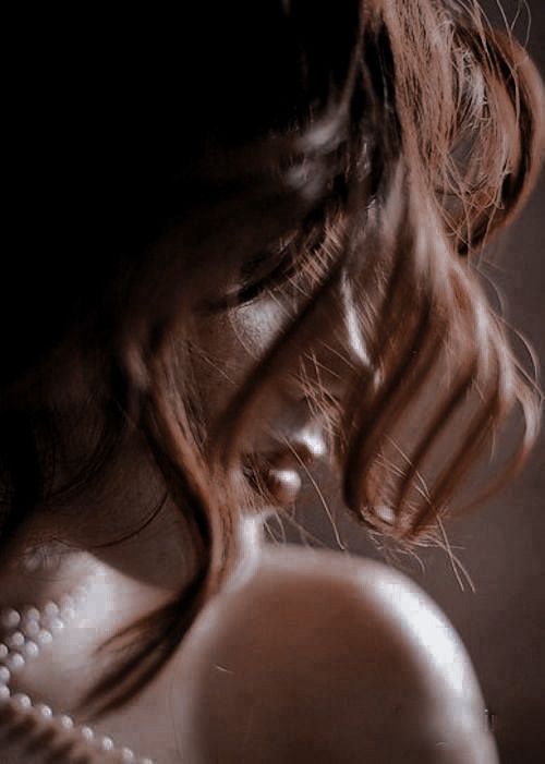 На гребне диком сладострастья!