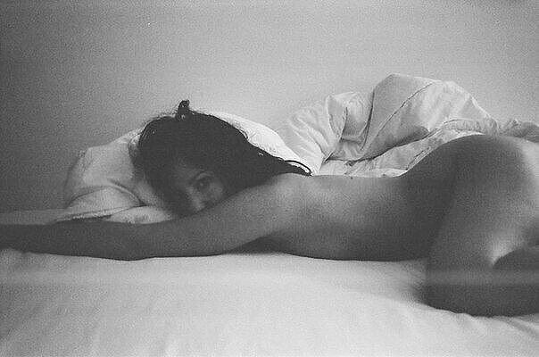 Страсть в объятиях ночи познал...