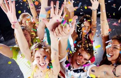 Так дайте мне праздник, чтоб штормом забил!