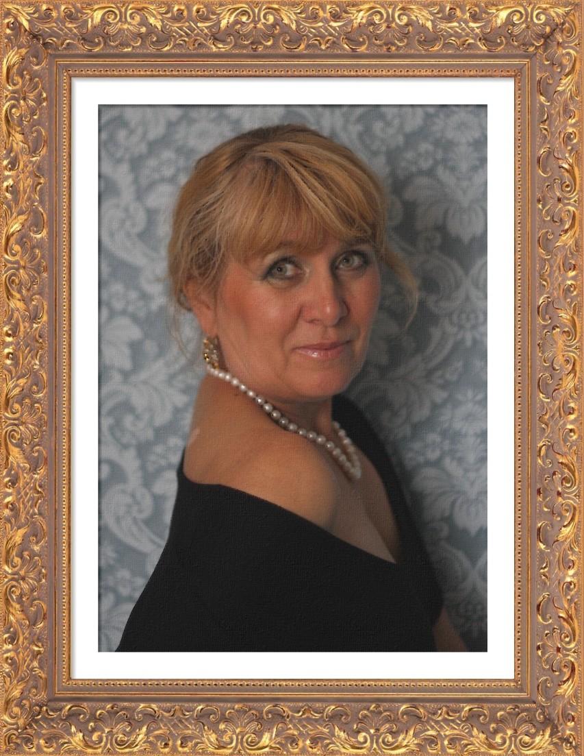 Как ангел мне путь осветила!