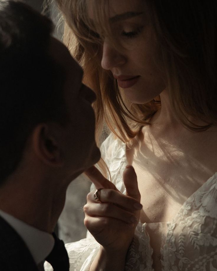 Любовь даётся нам, как чувств награда!