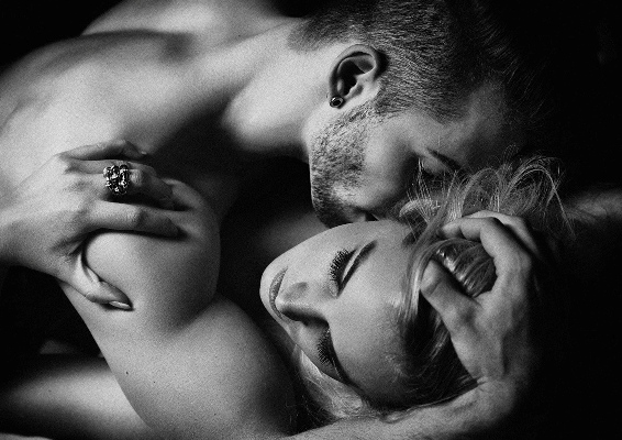 Вдыхая аромат чудесный тела...