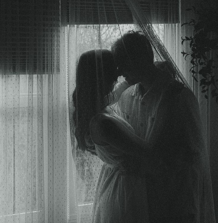 Под яркой колдовской луною