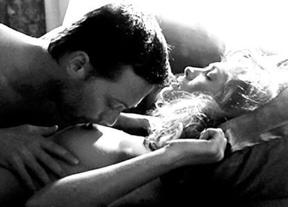 Хмельной стою у милого порога...