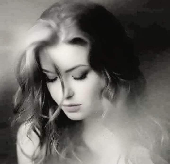 Я вспоминаю о тебе, я так вдали страдаю...