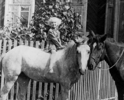 Детства сладкий дым