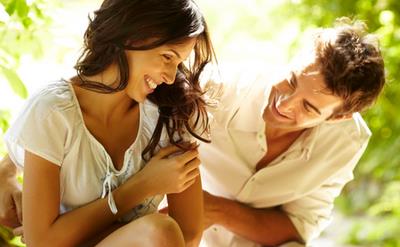 Уста её к себе меня манят!