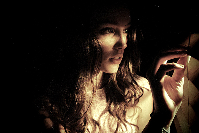 Среди красот земных боготворимых!