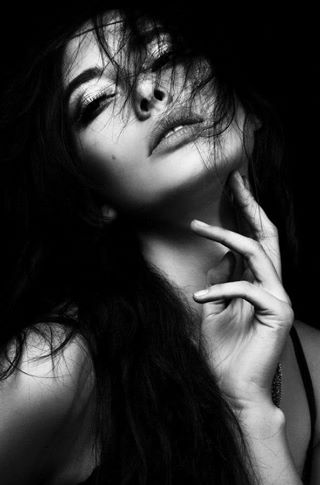 В страстном диком упоеньи!