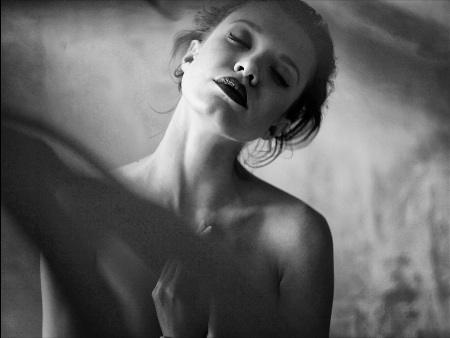 Красой в ночь наслаждаясь!