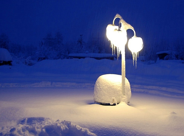 Морозит, вечер, фонари...