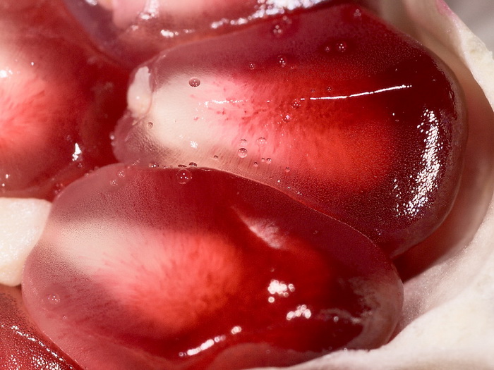 на цыпочках