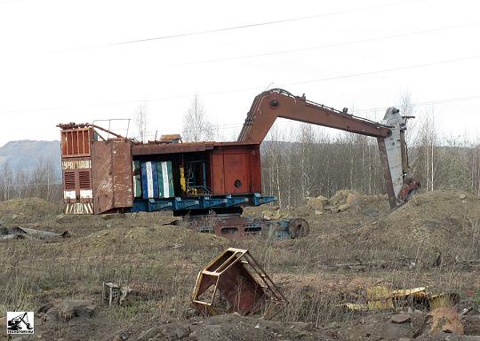 Старый экскаватор